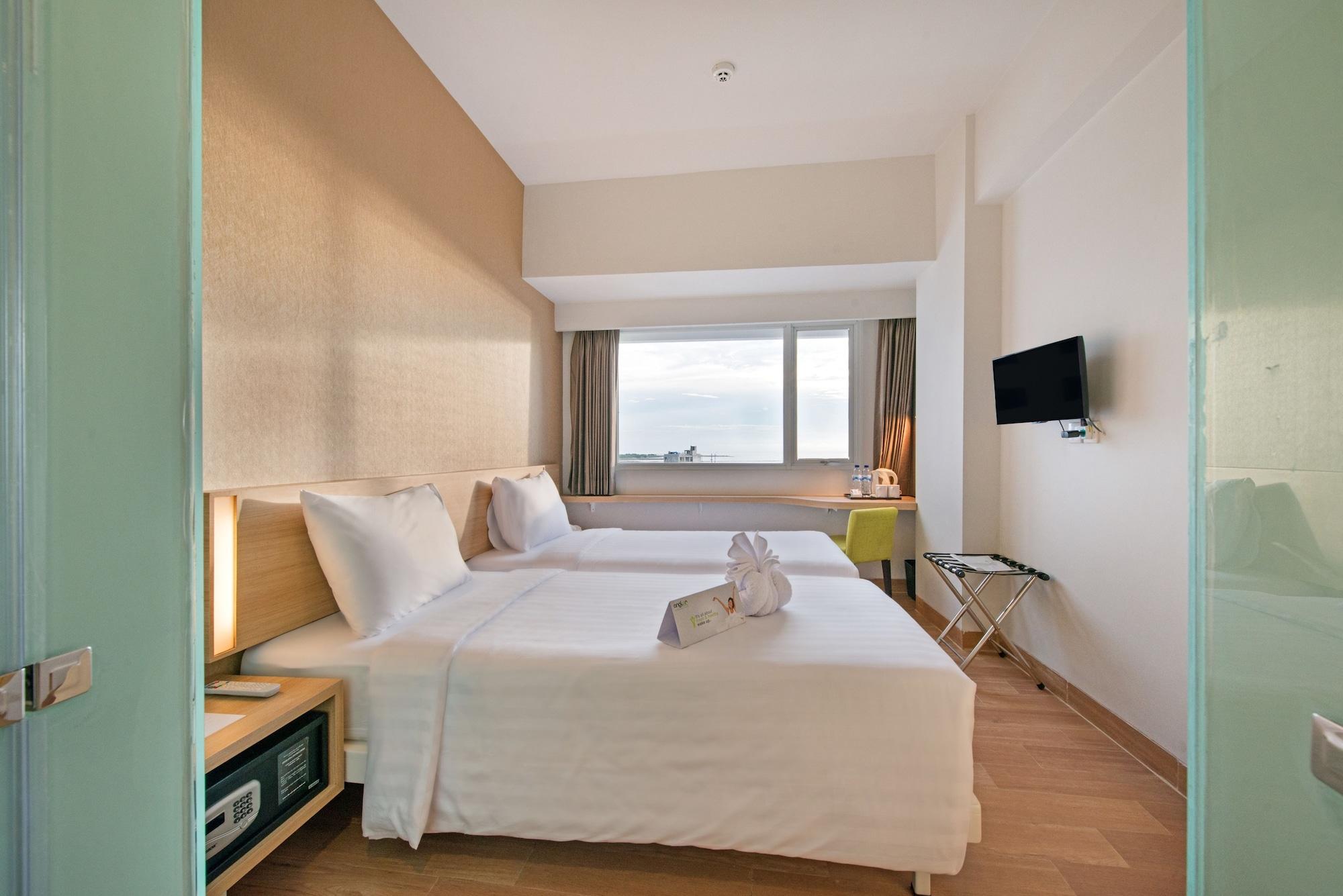 Whiz Prime Hotel Hasanuddin Makassar Exterior photo